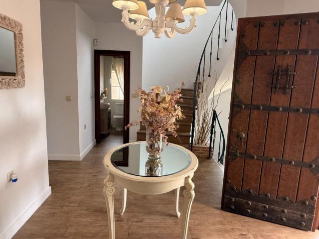 Chalet en venta en Sant Vicent del Raspeig, Los Girasoles. Exclusiva villa independiente en venta en Los Girasoles, San Vicente del Raspeig. Chalets Sant Vicent del.