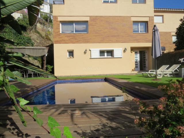 Chalet en venta en Sant Andreu de Llavaneres, Centre. Casa a cuatro vientos con piscina privada. Chalets Sant Andreu de.