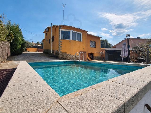 Chalet en venta en Sant Antoni de Vilamajor. CASA REFORMADA CON PISCINA. Chalets Sant Antoni de.