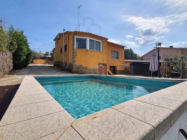 Chalet en venta en urbanización S Julia T, Sant Antoni de Vilamajor, de 161 m² 3 habitaciones por 440.000