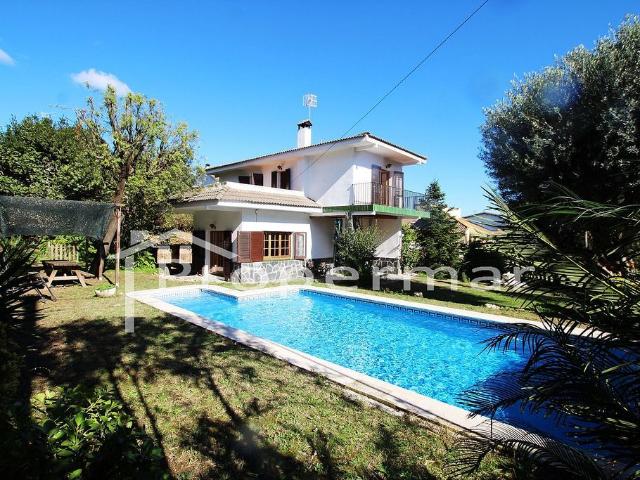 Chalet en venta en Sant Antoni de Vilamajor, de 195 m² 4 habitaciones por 497.000