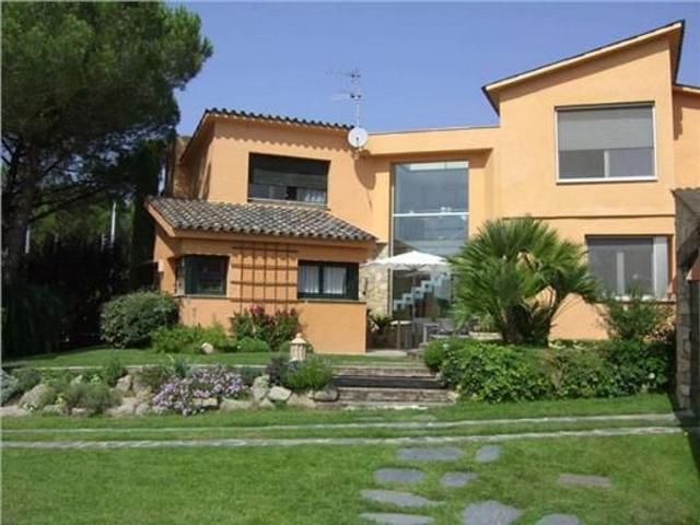Chalet en venta en Sant Antoni de Vilamajor, de 250 m² 4 habitaciones por 750.000