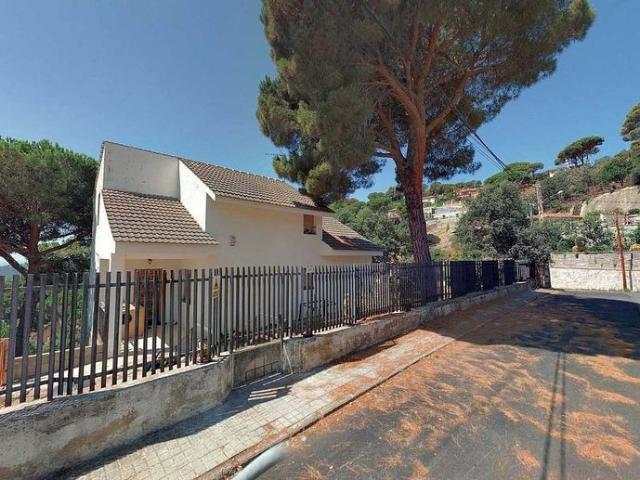 Chalet en venta en Sant Cebrià de Vallalta, de 116 m² 3 habitaciones por 250.000