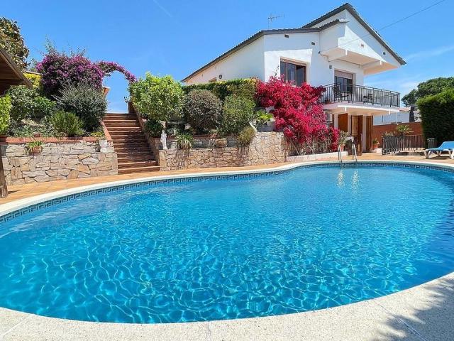 Chalet en venta en Sant Cebrià de Vallalta, de 110 m² 4 habitaciones por 399.000