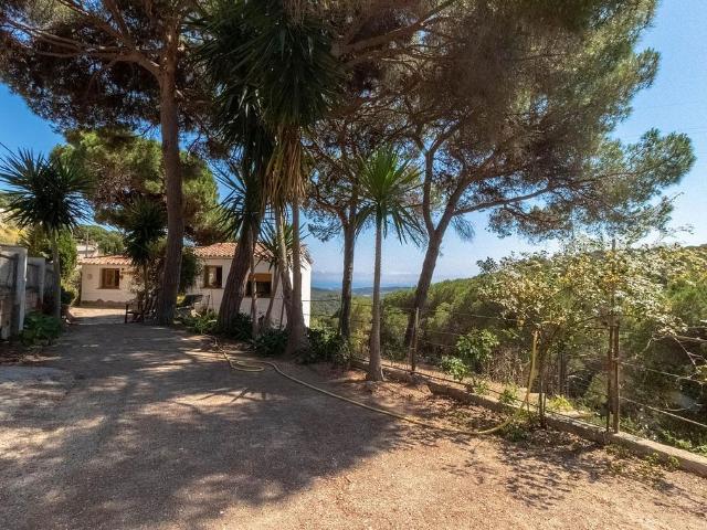 Chalet en venta en Sant Cebrià de Vallalta, de 158 m² 4 habitaciones por 270.000