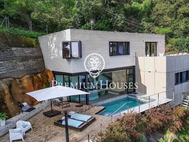 Chalet en venta en Sant Cebrià de Vallalta, de 206 m² 6 habitaciones por 785.000