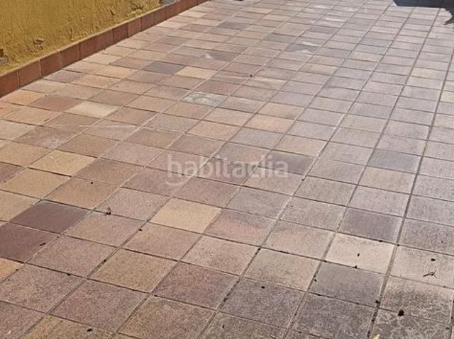 Chalet en venta en Sant Celoni. ADOSADA ESQUINERA ZONA HOSPITAL. Chalets Sant.