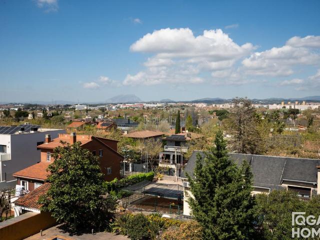 Chalet en venta en Sant Cugat del Vallès, Mira sol. Chalet con vistas a la Mola y Montserrat. Chalets Sant Cugat del.