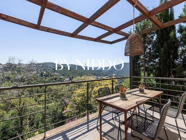 Chalet en venta en Sant Cugat del Vallès, de 260 m² 4 habitaciones por 795.000