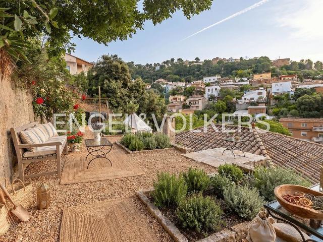 Chalet en venta en Sant Cugat del Vallès, de 231 m² 4 habitaciones por 545.000