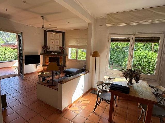 Chalet en venta en Sant Cugat del Vallès, de 79 m² 2 habitaciones por 680.000