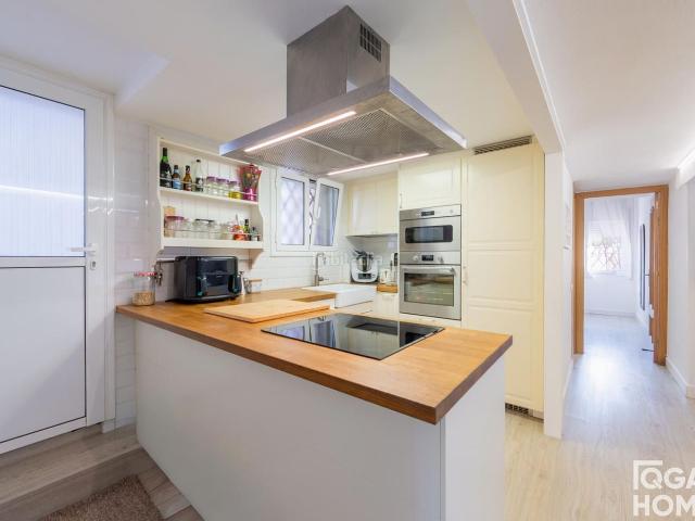 Chalet en venta en Sant Cugat del Vallès, La Floresta. Chalet independiente con piscina y placas solares en La Floresta. Chalets Sant Cugat del.