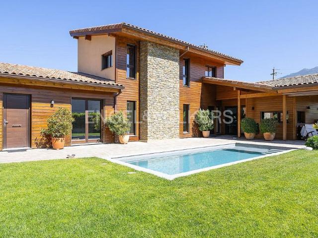 Chalet en venta en Sant Esteve de Palautordera, de 264 m² 3 habitaciones por 785.000