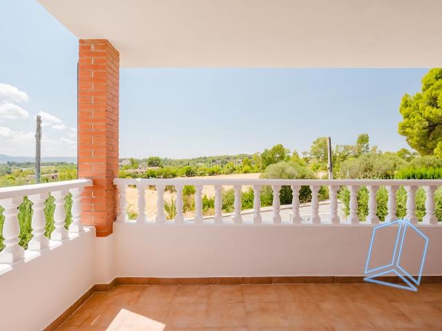 Chalet en venta en Sant Esteve Sesrovires. GRAN OPORTUNIDAD !. Chalets Sant Esteve.