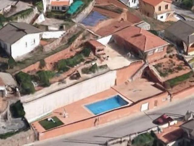 Chalet en venta en Sant Feliu de Codines, de 150 m² 4 habitaciones por 295.000