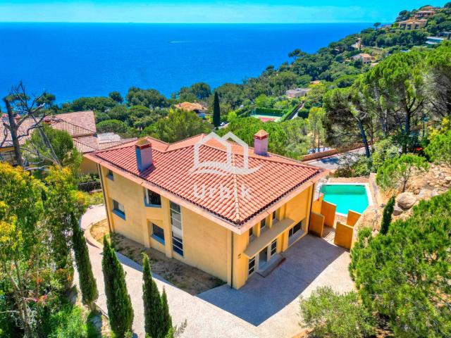 Chalet en venta en Sant Feliu de Guíxols, Puntabrava Port Salvi Costa Brava. Vivienda exclusiva en Punta Brava con Impresionantes Vistas al Mar. Chalets Sant Feliu de.