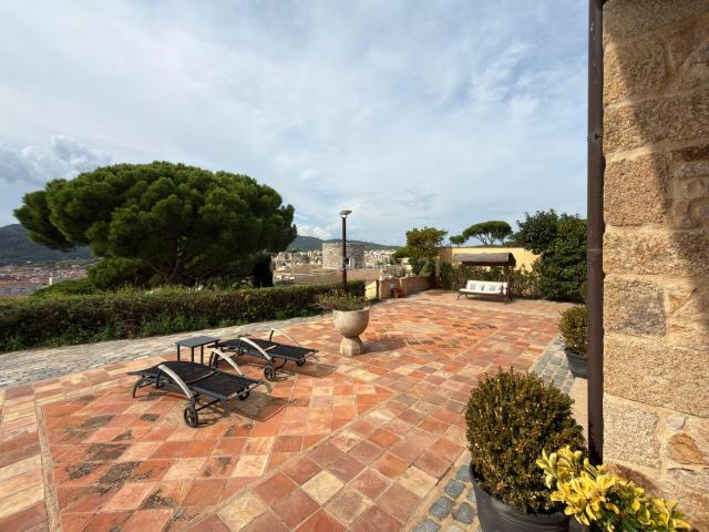 Chalet en venta en Sant Feliu de Guíxols, Sant Pol Costa Brava. Masía contemporánea con encanto. Chalets Sant Feliu de.