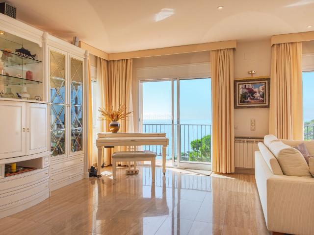 Chalet en venta en Sant Feliu de Guíxols, Volta de l´Ametller Costa Brava. Chalet con VISTAS al mar, dentro del publo de Sant Feliu de Guíxols. Chalets Sant Feliu de.