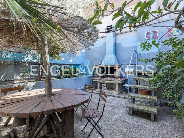 Chalet en venta en Sant Feliu de Llobregat, de 336 m² 4 habitaciones por 769.000