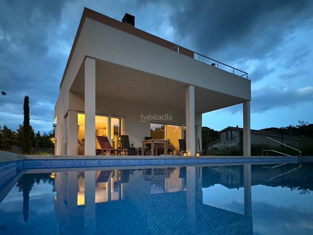 Chalet en venta en Sant Feliu de Pallerols. Espectacular chalet moderno de lujo en entorno privilegiado y acogedor. Chalets Sant Feliu de.
