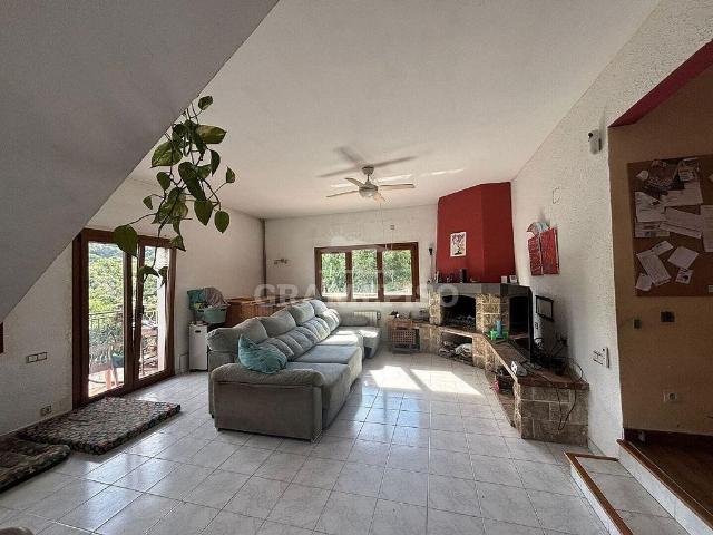 Chalet en venta en Sant Fost de Campsentelles, de 113 m² 5 habitaciones por 420.000