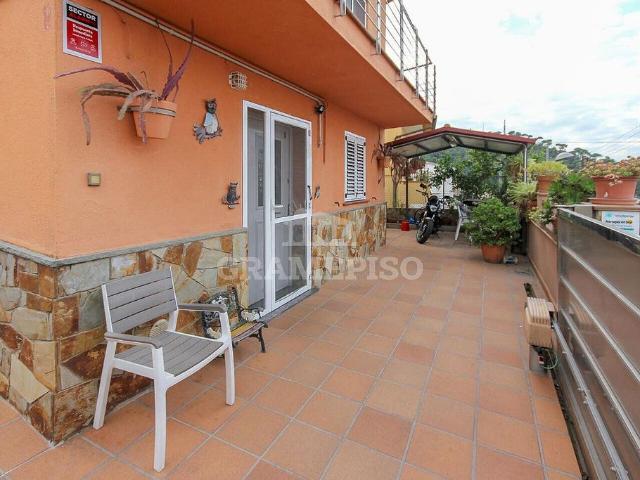 Chalet en venta en Sant Fost de Campsentelles, de 150 m² 5 habitaciones por 395.000