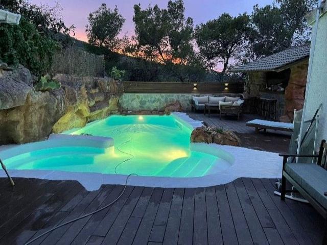 Chalet en venta en Sant Fost de Campsentelles, de 160 m² 4 habitaciones por 490.000