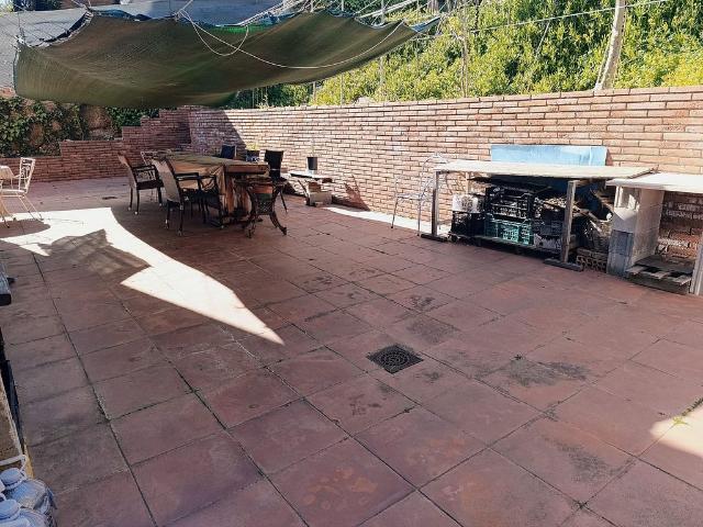 Chalet en venta en Sant Fost de Campsentelles, de 364 m² 5 habitaciones por 595.000