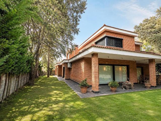 Chalet en venta en Sant Fruitós de Bages, de 463 m² 5 habitaciones por 715.000