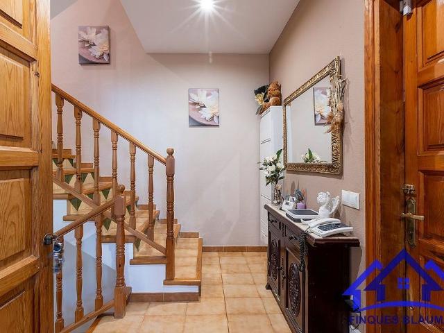 Chalet en venta en Sant Iscle de Vallalta, de 152 m² 5 habitaciones por 450.000