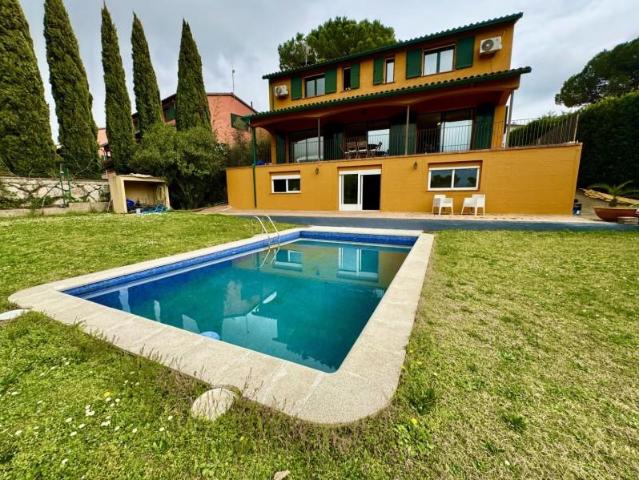 Chalet en venta en Sant Julià de Ramis, Club de golf girona