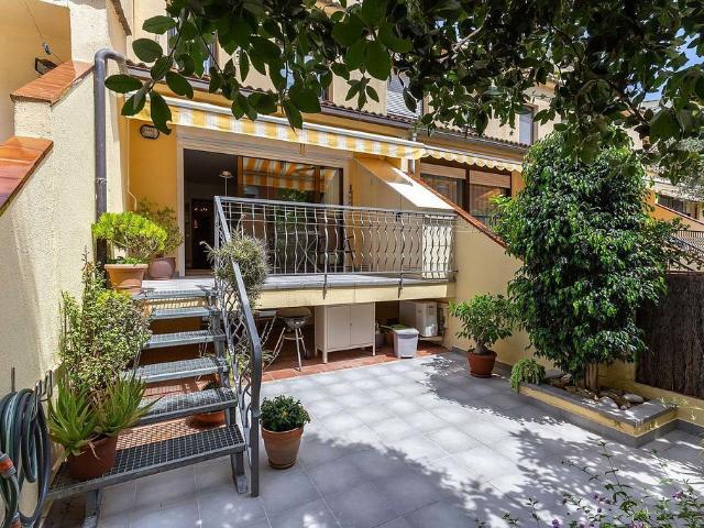 Chalet en venta en Sant Just Desvern, de 168 m² 4 habitaciones por 790.000