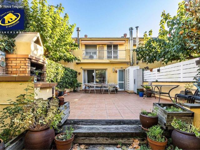 Chalet en venta en Sant Llorenç Savall, de 123 m² 4 habitaciones por 325.000