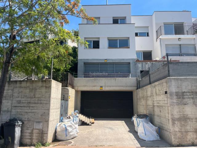 Chalet en venta en Sant Pere de Ribes, Mas Alba. Preciosa casa, muy luminosa: salón comedor, cocina, 5 habitaciones, 3 baños, terrazas, PK, piscina y jardín. Chalets Sant Pere de.