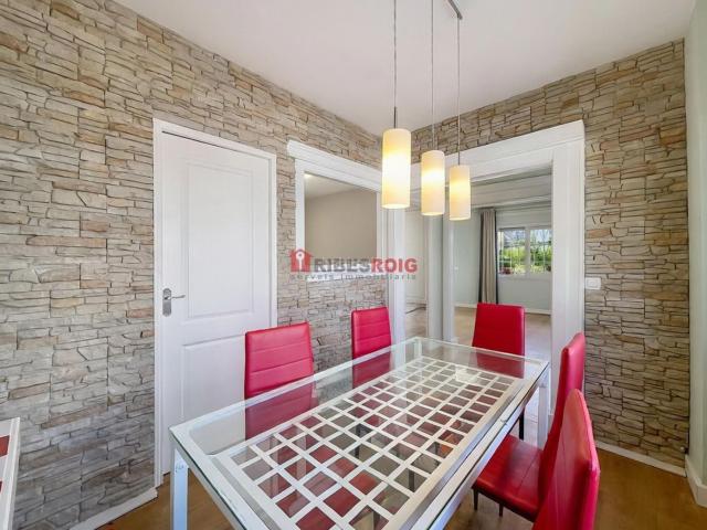Chalet en venta en Sant Pere de Ribes, Centre. Casa aislada en pleno centro de Ribes. Chalets Sant Pere de.