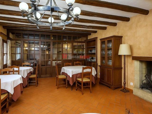 Chalet en venta en Sant Pere de Ribes, Centre. Restaurante más vivienda emblemático en Ribes. Chalets Sant Pere de.