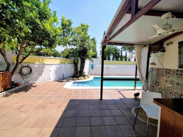 Chalet en venta en Sant Pere de Ribes, de 183 m² 5 habitaciones por 560.000
