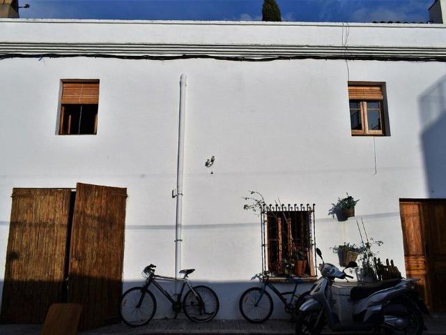Chalet en venta en Sant Pere de Ribes, de 200 m² 4 habitaciones por 295.000