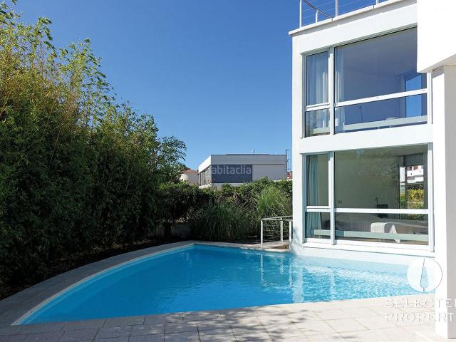 Casa en venta en Sant Pere Pescador Costa Brava. Costa Brava villa de arquitecto blanca en la playa. Casas Sant Pere.
