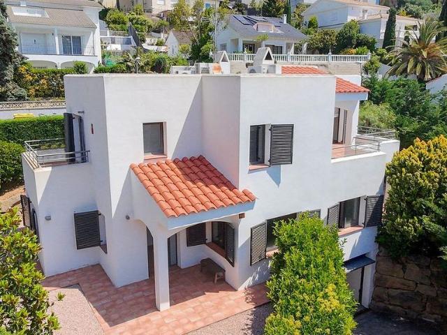 Chalet en venta en Sant Pol de Mar, de 218 m² 4 habitaciones por 595.000