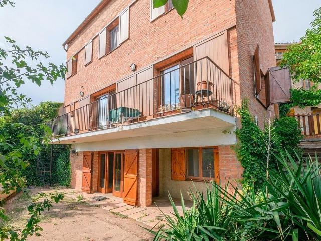 Chalet en venta en Sant Salvador de Guardiola, de 148 m² 5 habitaciones por 387.000
