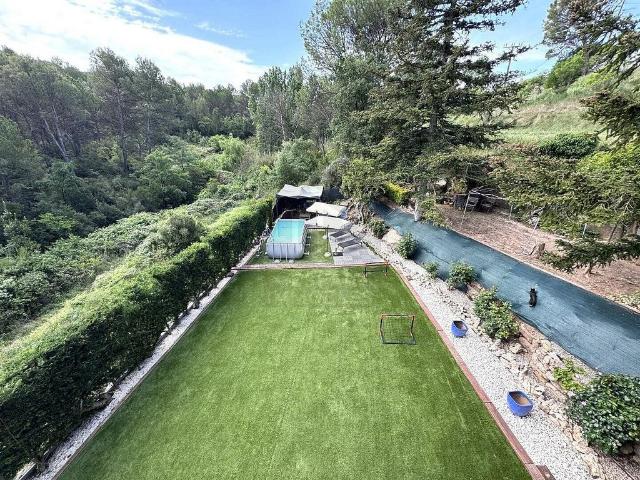 Chalet en venta en Sant Salvador de Guardiola, de 178 m² 3 habitaciones por 380.000