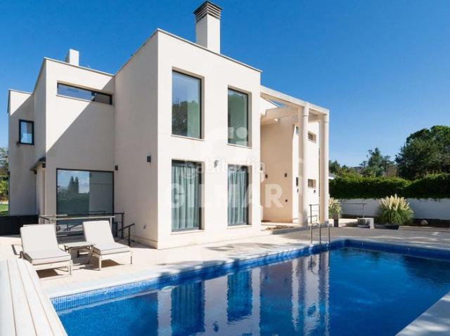 Chalet en venta en Santo Domingo. Chalet Independiente en Santo Domingo. Chalets Santo.