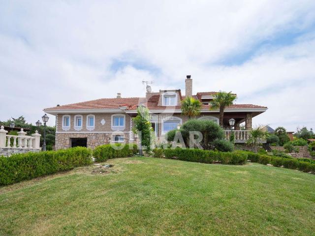 Chalet en venta en Santo Domingo. Chalet Independiente en Santo Domingo. Chalets Santo.