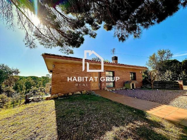 Chalet en venta en Santa Coloma de Farners, de 175 m² 4 habitaciones por 338.000