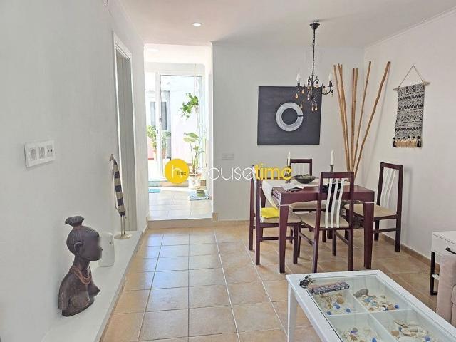 Chalet en venta en Santa Coloma de Gramanet, de 124 m² 5 habitaciones por 385.000