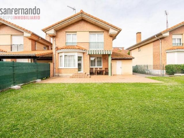 Chalet en venta en Santa Cruz de Bezana, Sancibrián