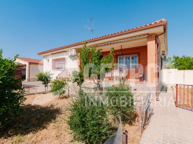 Chalet en venta en Santa Cruz del Retamar. Chalets Santa Cruz del.