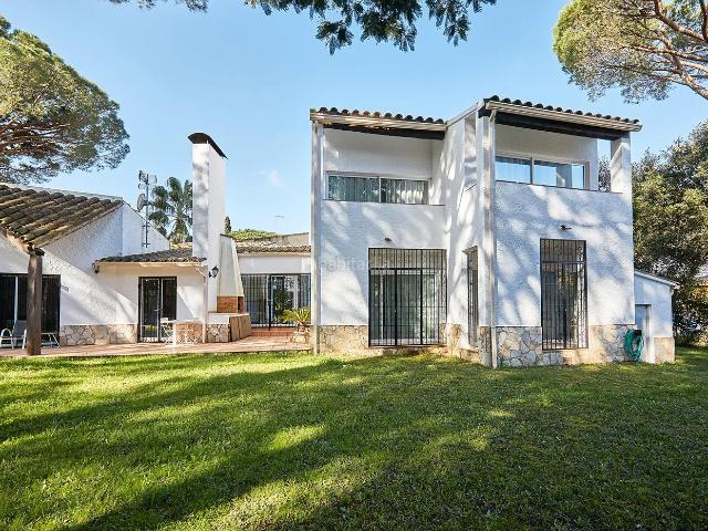 Chalet en venta en Santa Cristina d´Aro, Golf Costa Brava. ESPECTACULAR CASA UNIFAMILIAR. Chalets Santa Cristina.