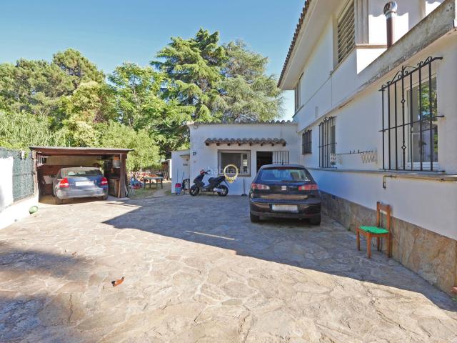 Chalet en venta en Santa Cristina d´Aro, Golf Costa Brava. La casa que no tendrás que abandonar cuando la familia vuelva a crecer. Chalets Santa Cristina.